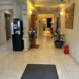 فندق 121 فندق